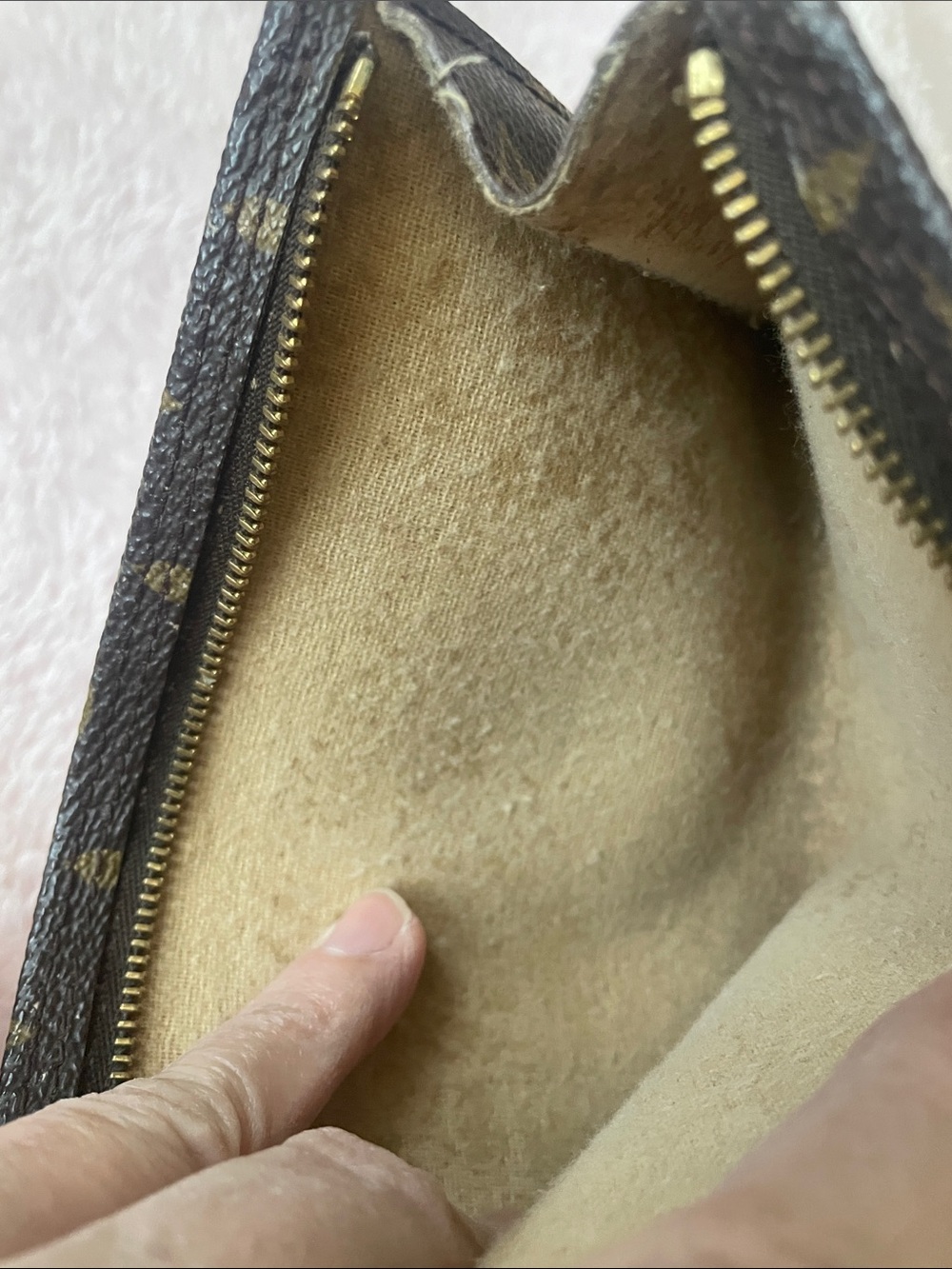 Louis Vuitton Monogram Canvas Pouch - Picture 8 of 8